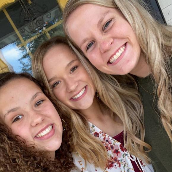 Meet your Posher, Paige - Picture 1 of 1